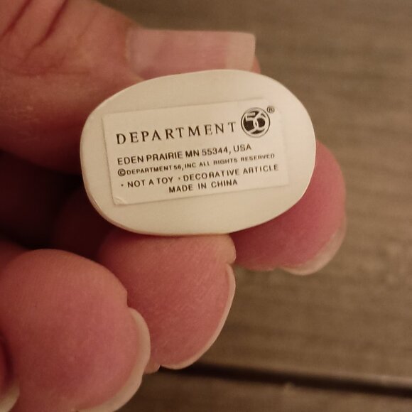 Department 56 Village Cats and Dogs Set of 6 Village Accessories 56.52828 - Picture 13 of 13